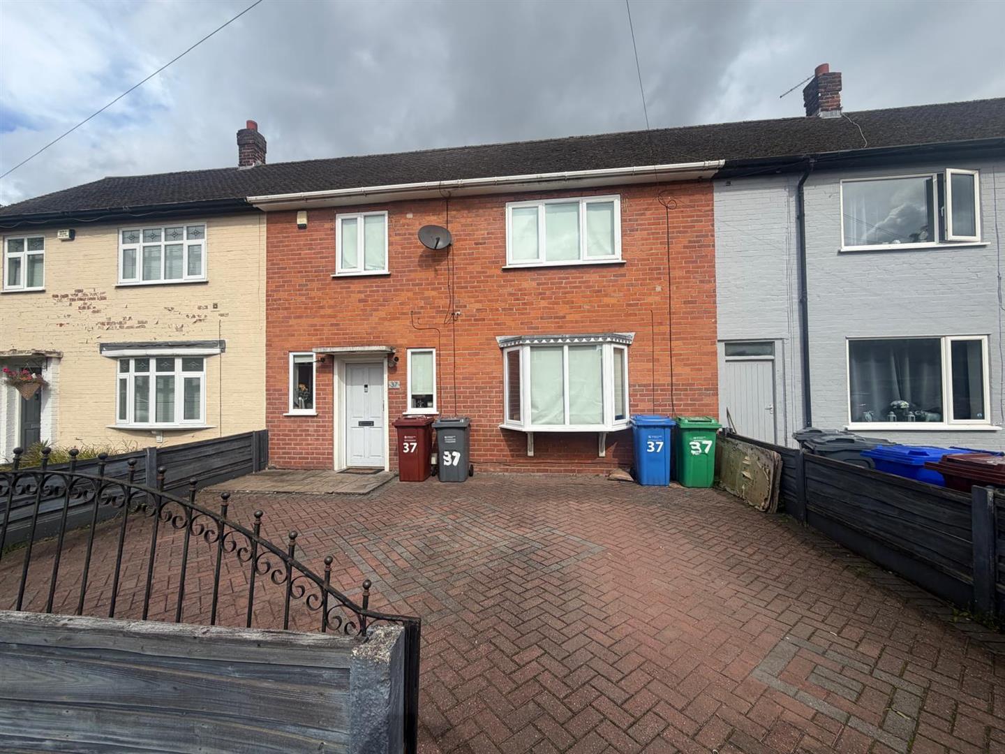 3 bed property in Staithes Road, Manchester
