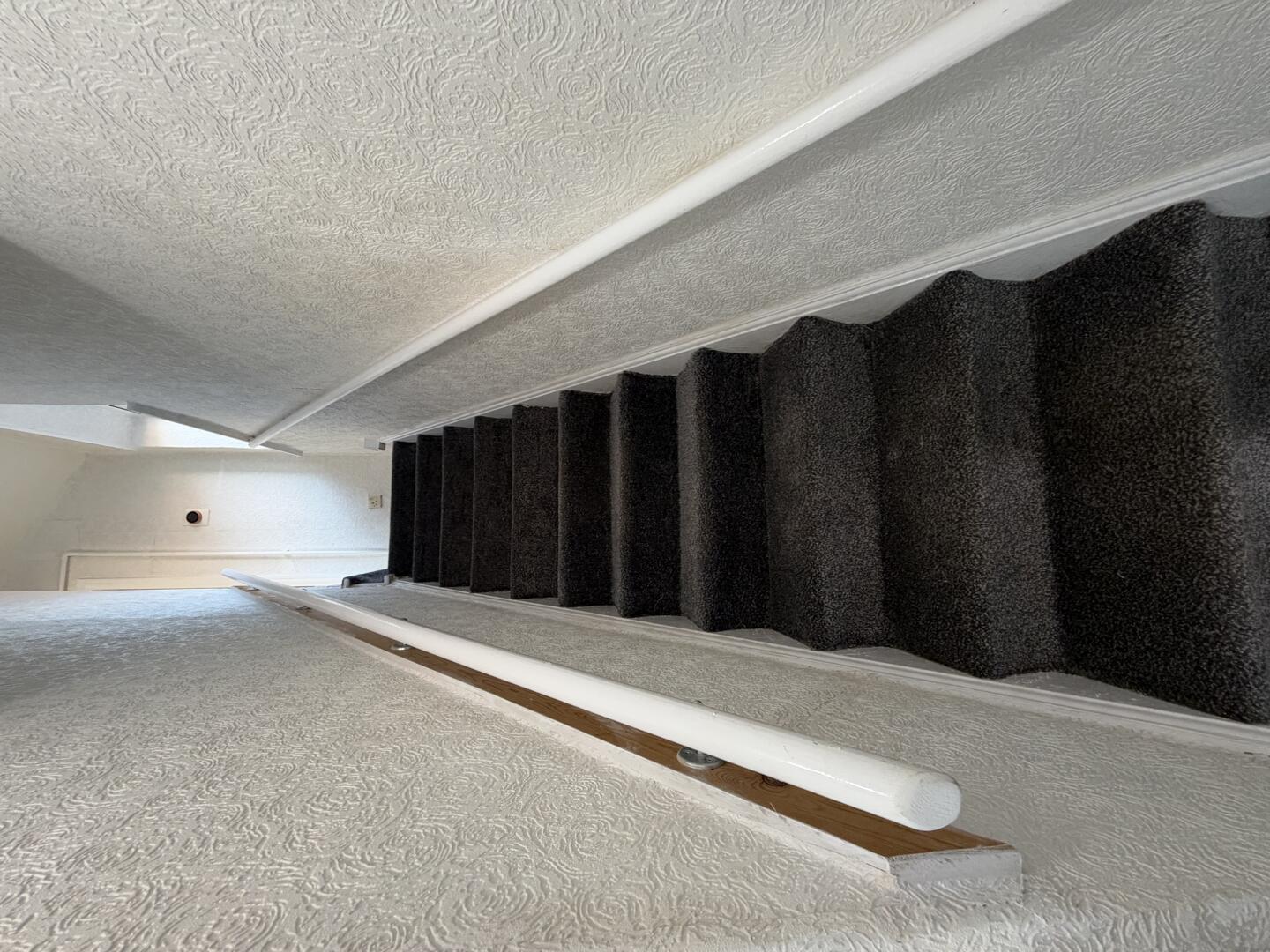 2 bed semi-detached house to let in Furnival Road, Manchester - photo 9 of 20 (Hallway)